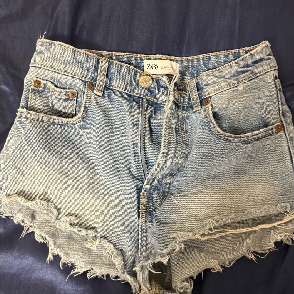 Zara Women's Light Blue Frayed Denim Shorts